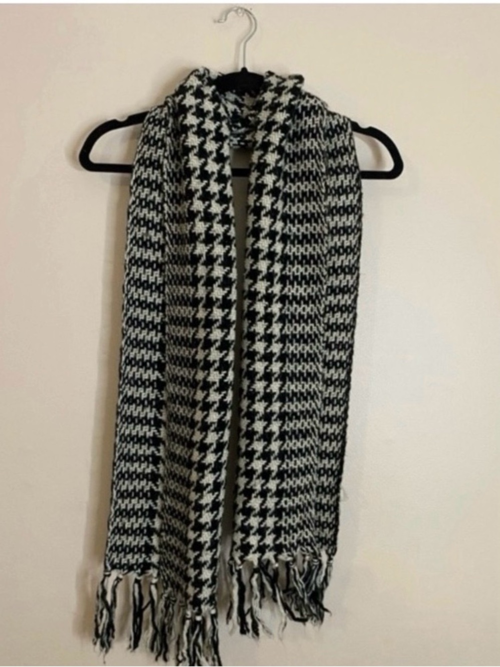 Black and White Houndstooth Knit Scarf - Women Accessories